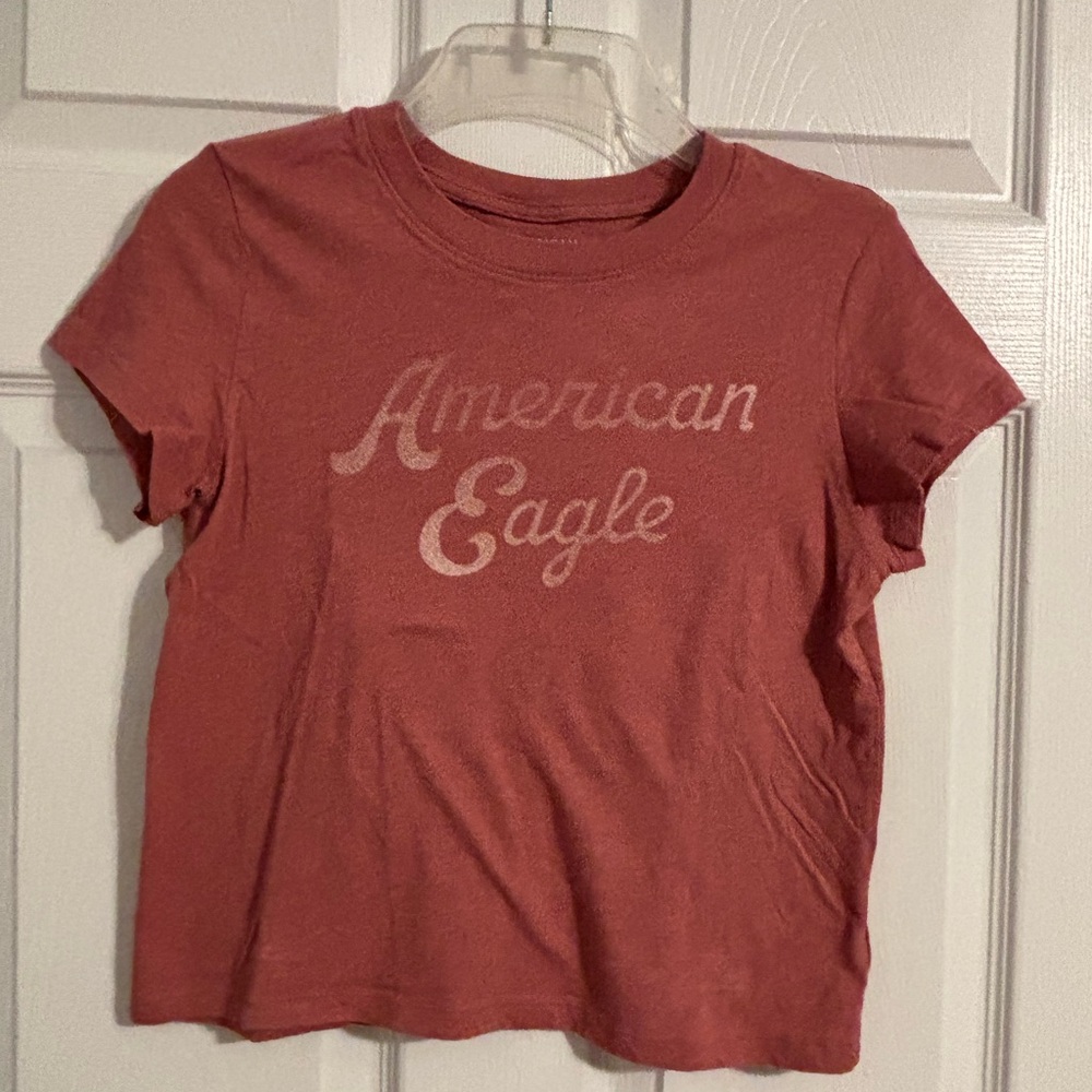 American Eagle terracotta tee in XS.